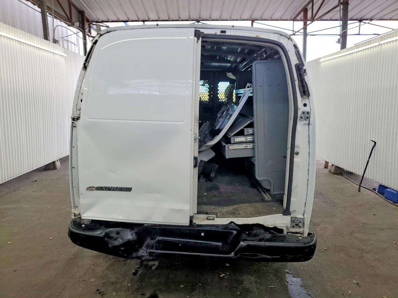 2020 CHEV Express VIN 1GCWGAFG8L1126749 photo 6