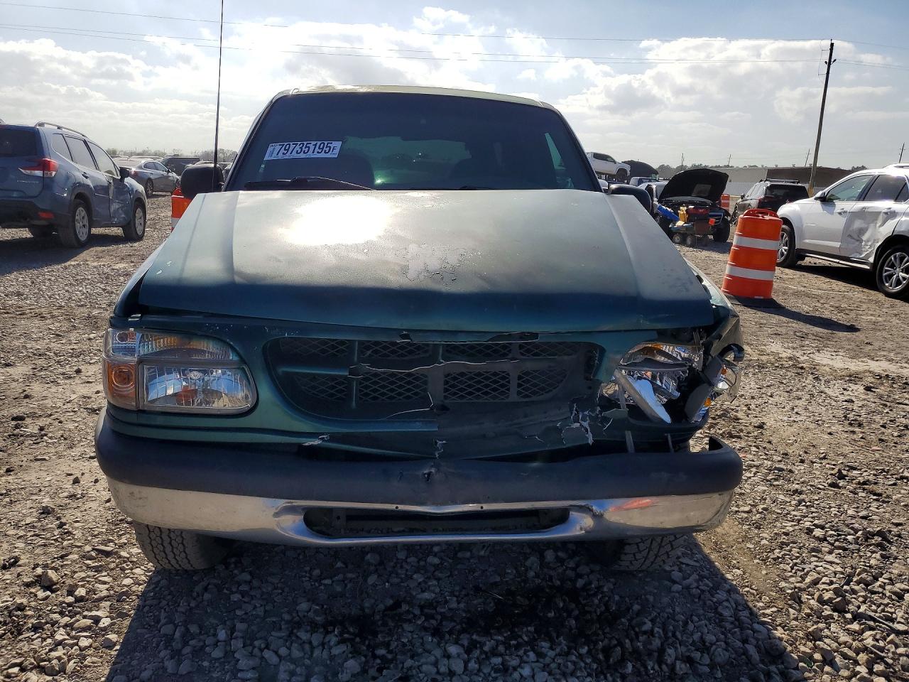 1998 Ford Explorer VIN 1FMZU32X7WZC14586 photo 5