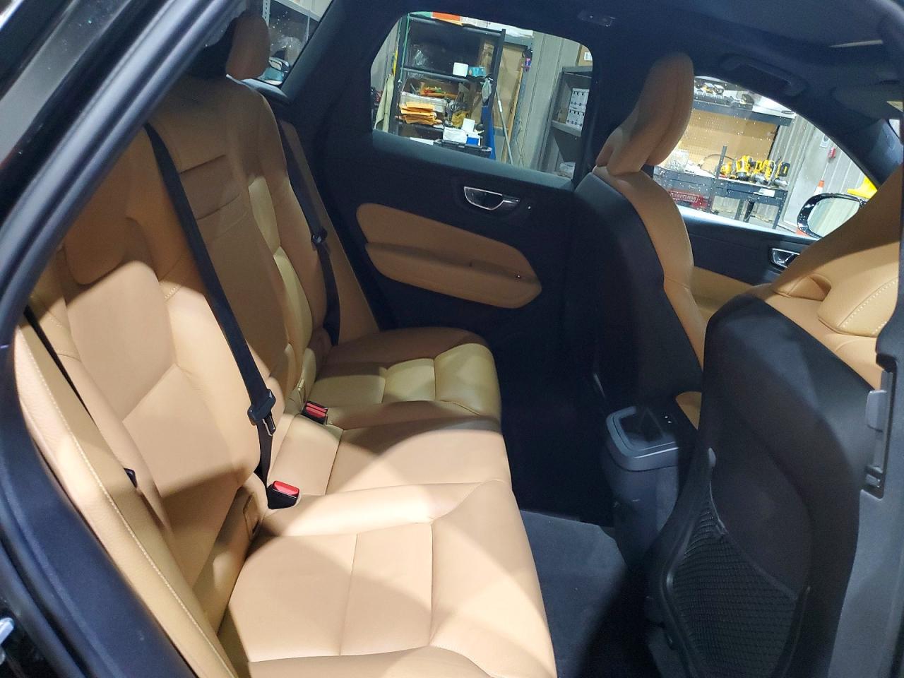 2019 VOLVO Xc60 VIN LYV102RK4KB215634 photo 11