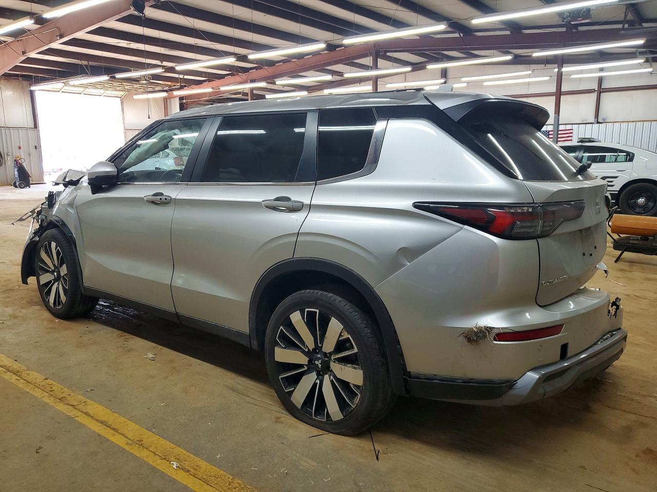 2025 Mitsubishi Outlander VIN JA4J3VA85SZ032397 photo 2
