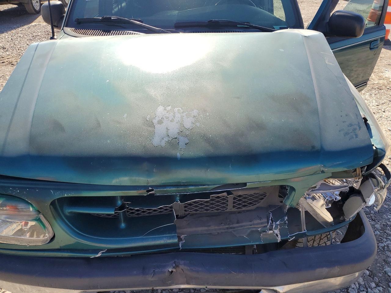 1998 Ford Explorer VIN 1FMZU32X7WZC14586 photo 11