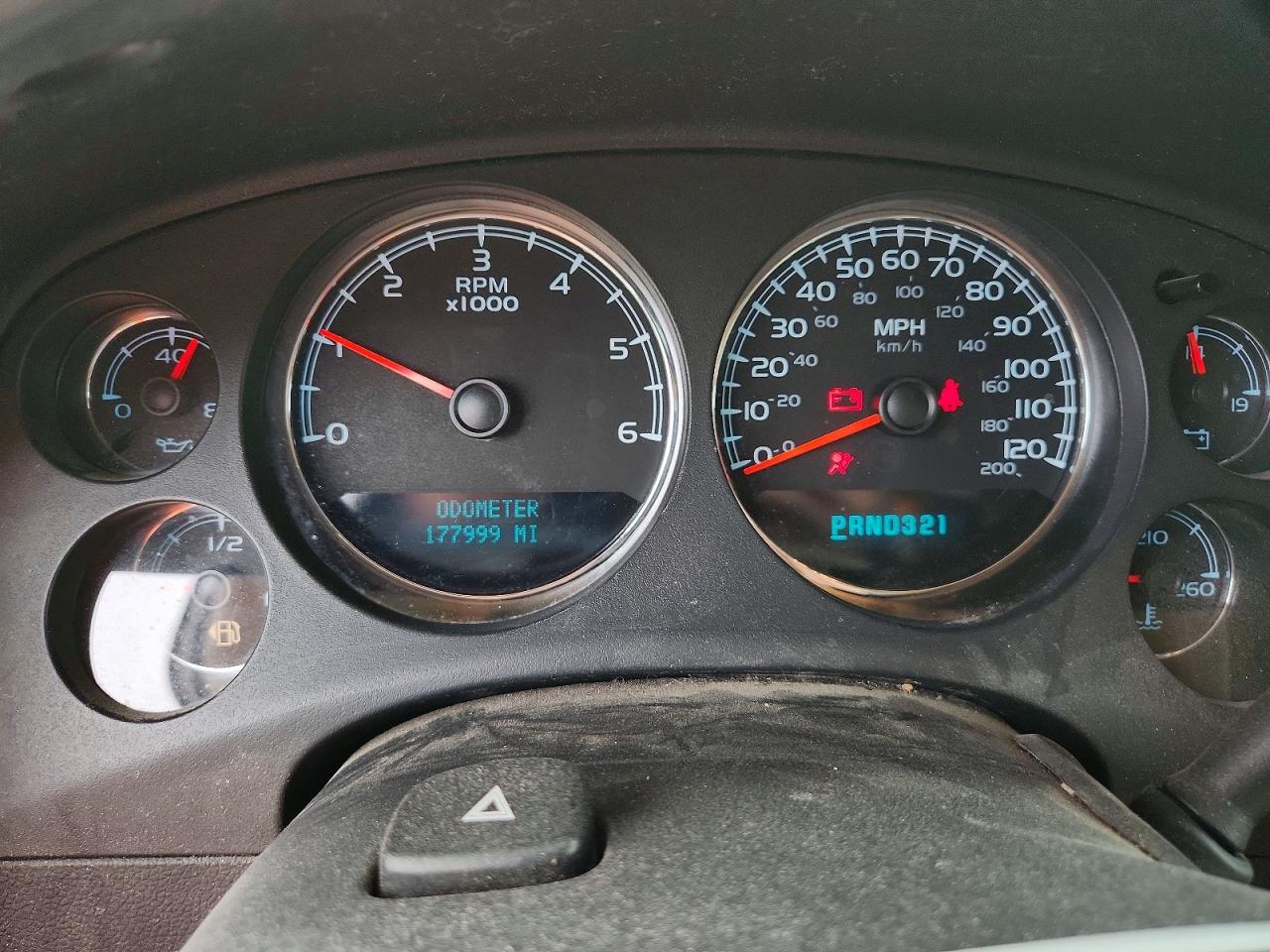 2008 Chevrolet Suburban VIN 1GNFK16328J110136 photo 9