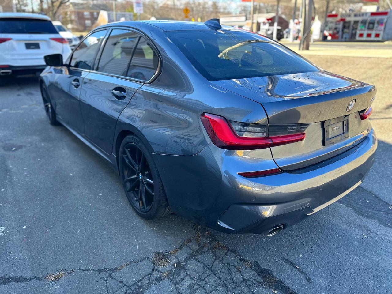 2021 BMW 3 series VIN 3MW5R1J0XM8B49895 photo 2