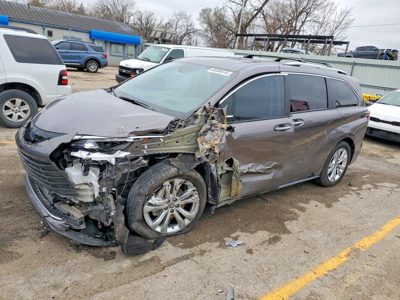 2023 Toyota Sienna VIN 5TDERKEC0PS176600 photo 1