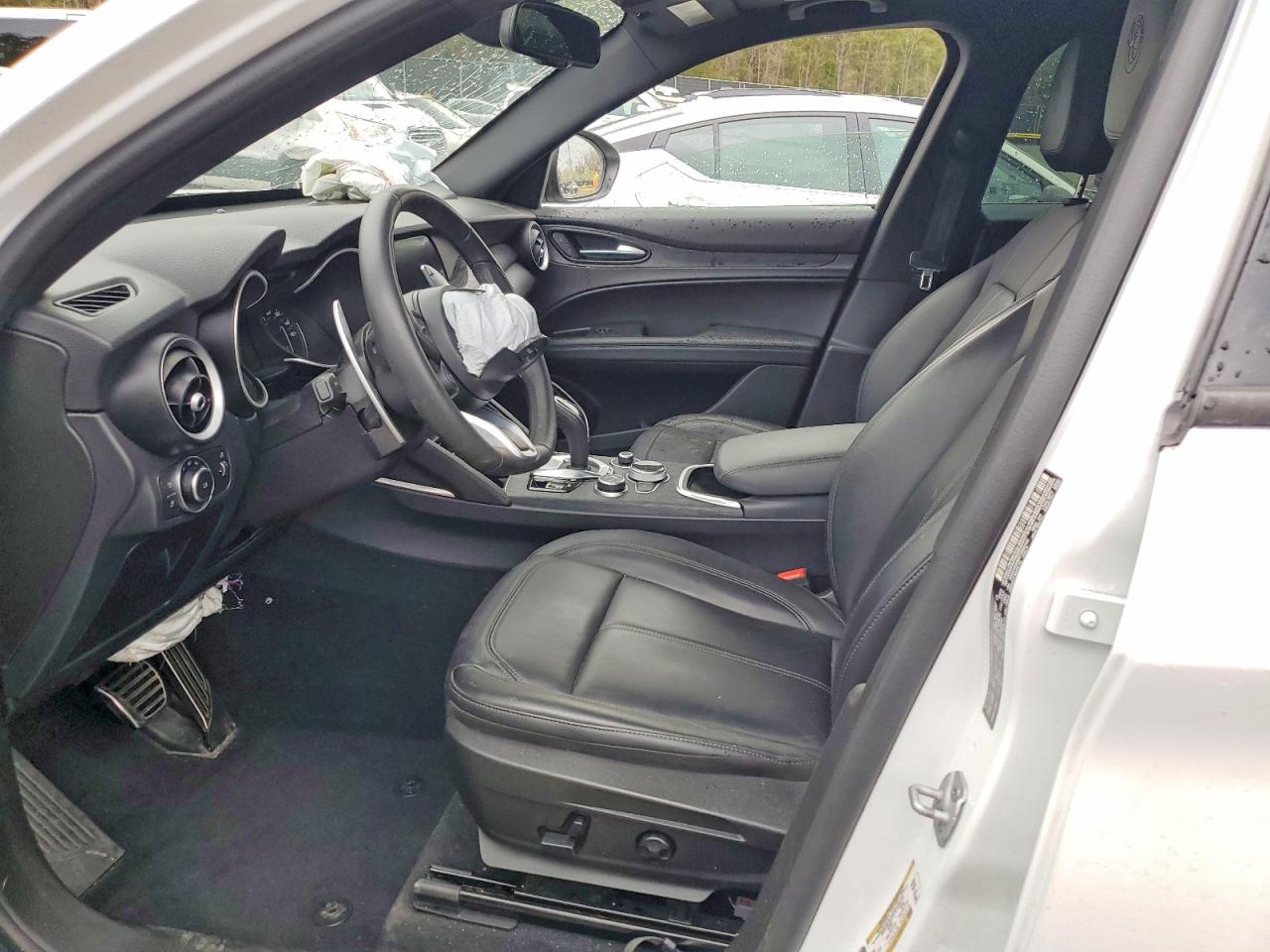 2023 Alfa Stelvio VIN ZASPAKAN5P7D58169 photo 7