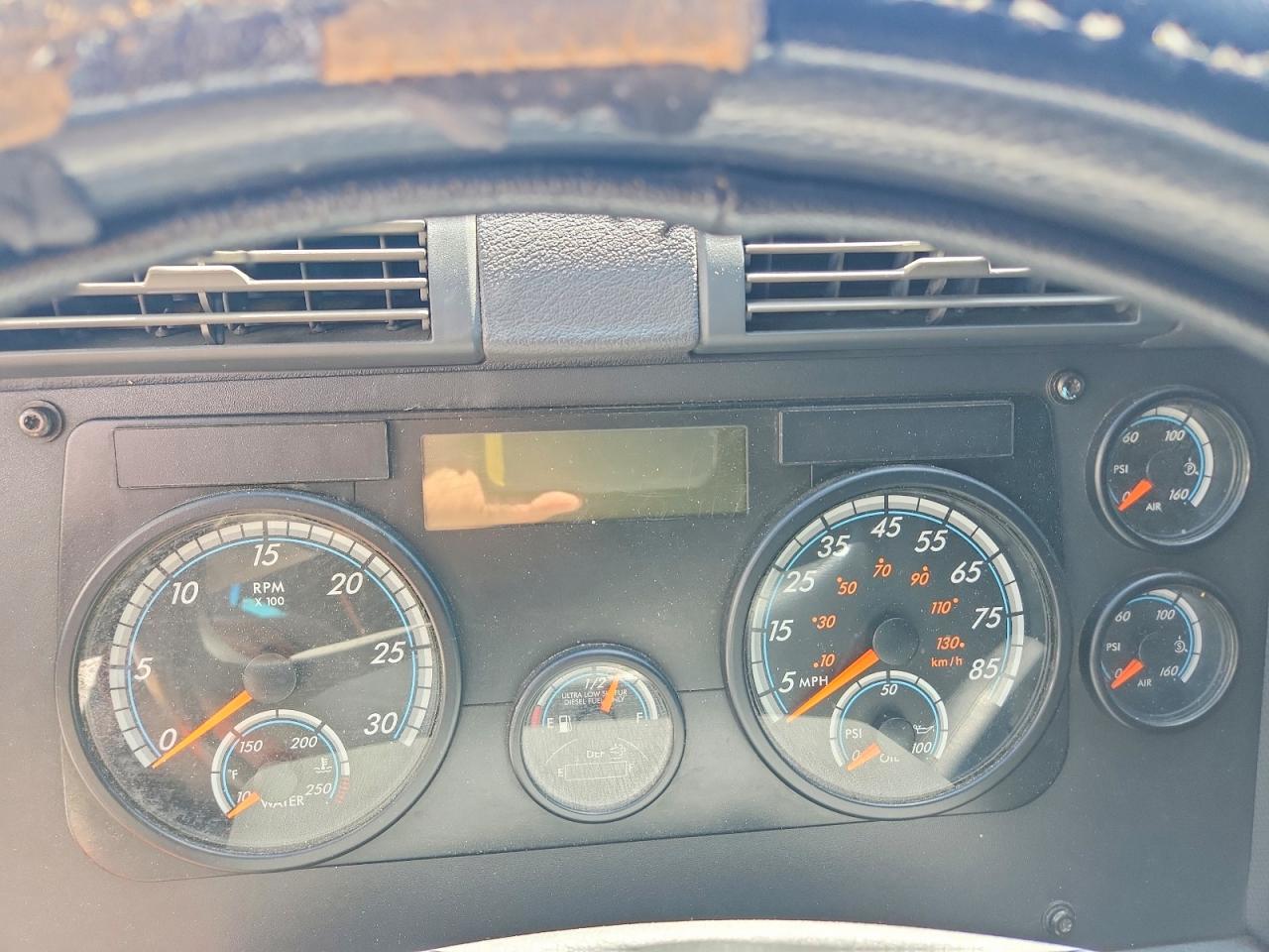 2018 FREIGHTLINER All other VIN 3AKJGLDR2JDJU7223 photo 8