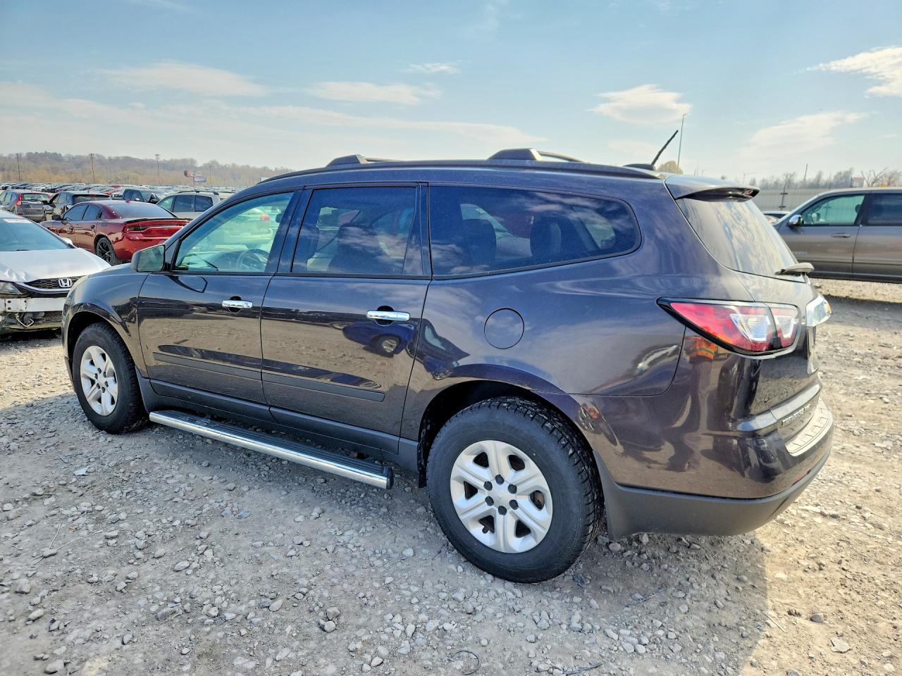 2017 Chev Traverse VIN 1GNKVFED2HJ139763 photo 2