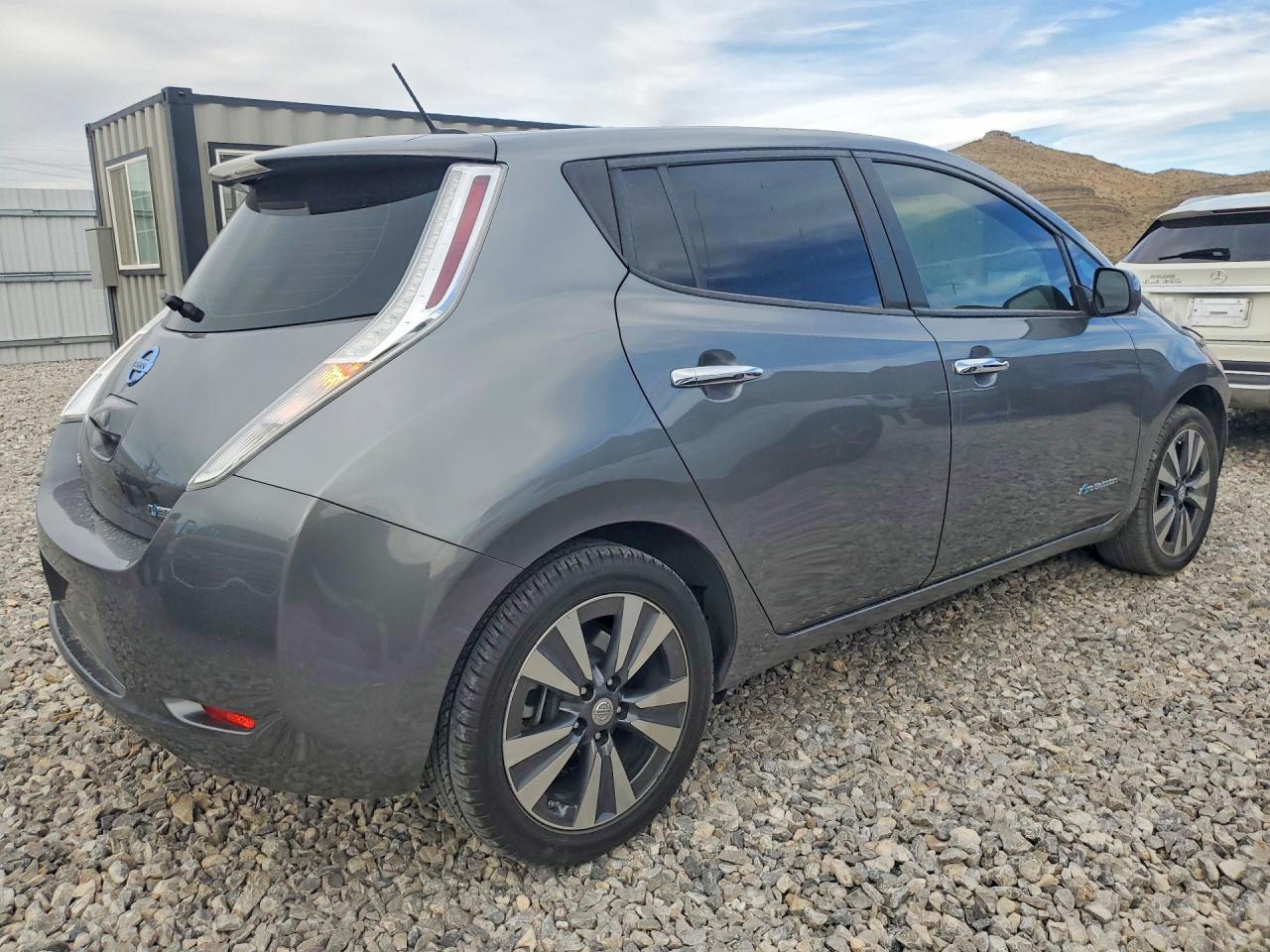 2015 NISS Leaf VIN 1N4AZ0CP8FC317931 photo 3