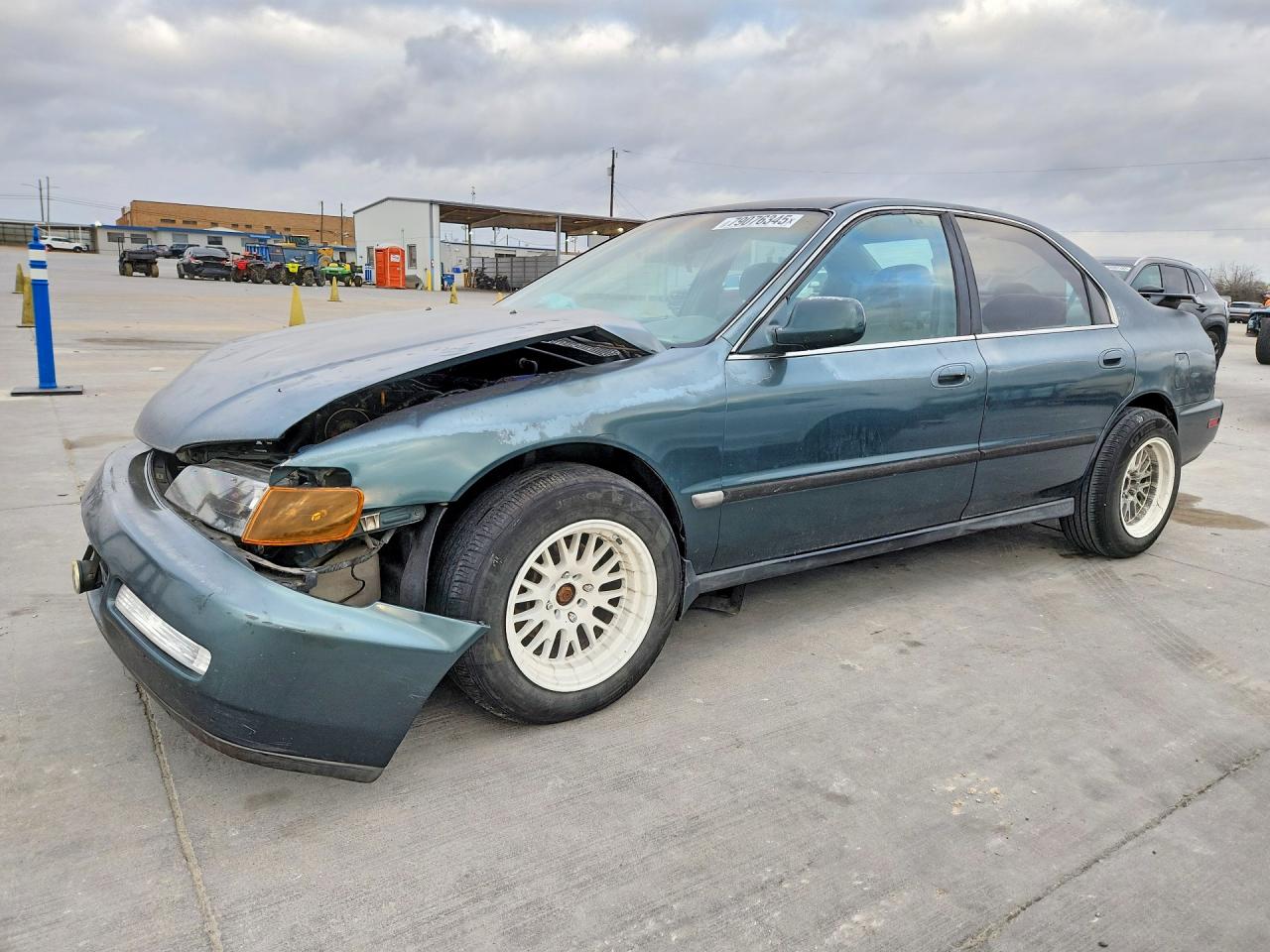 1996 Honda Accord VIN 1HGCD5537TA167313 photo 1