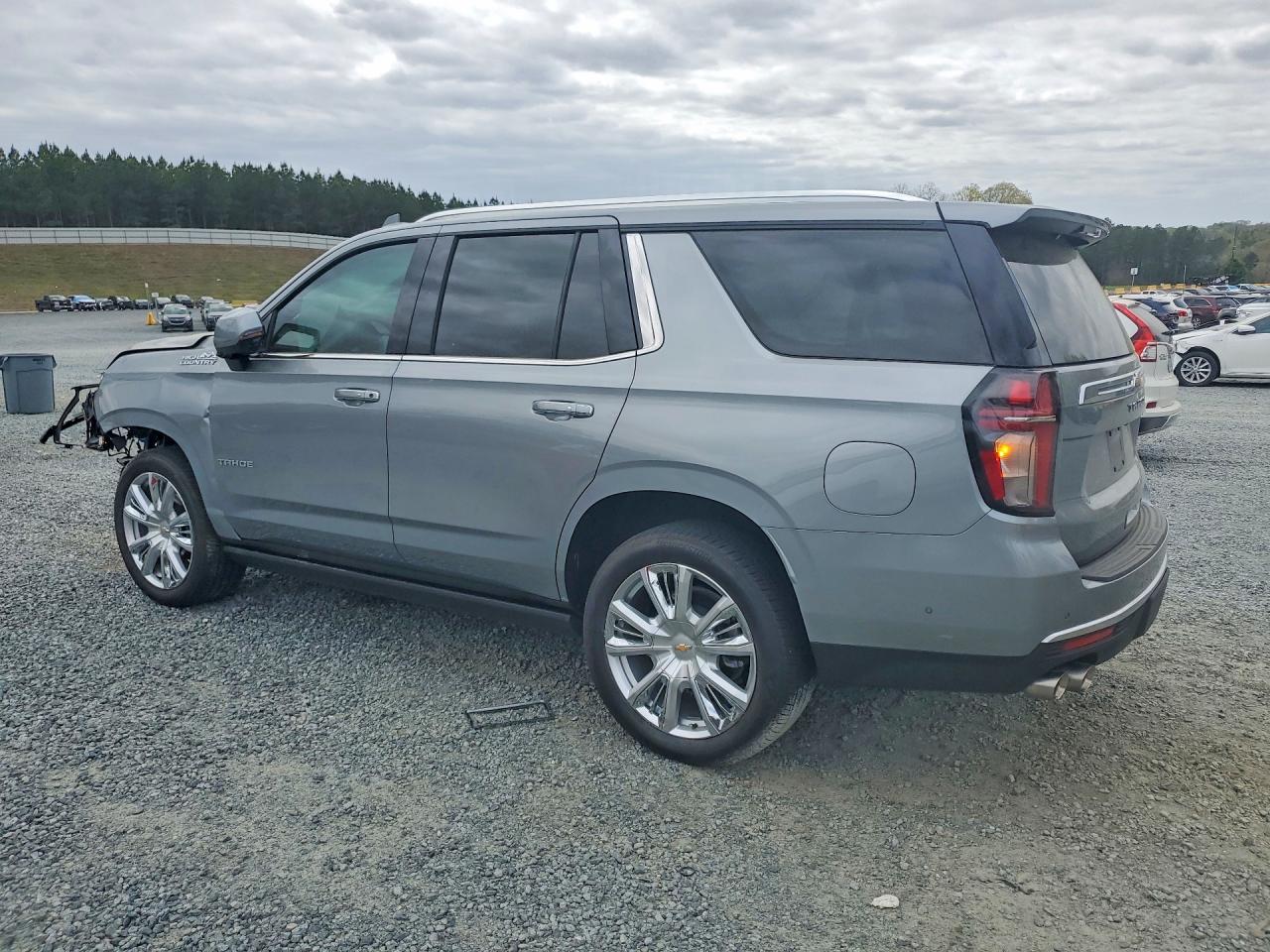 2024 Chevrolet Tahoe VIN 1GNSKTKL2RR195322 photo 2