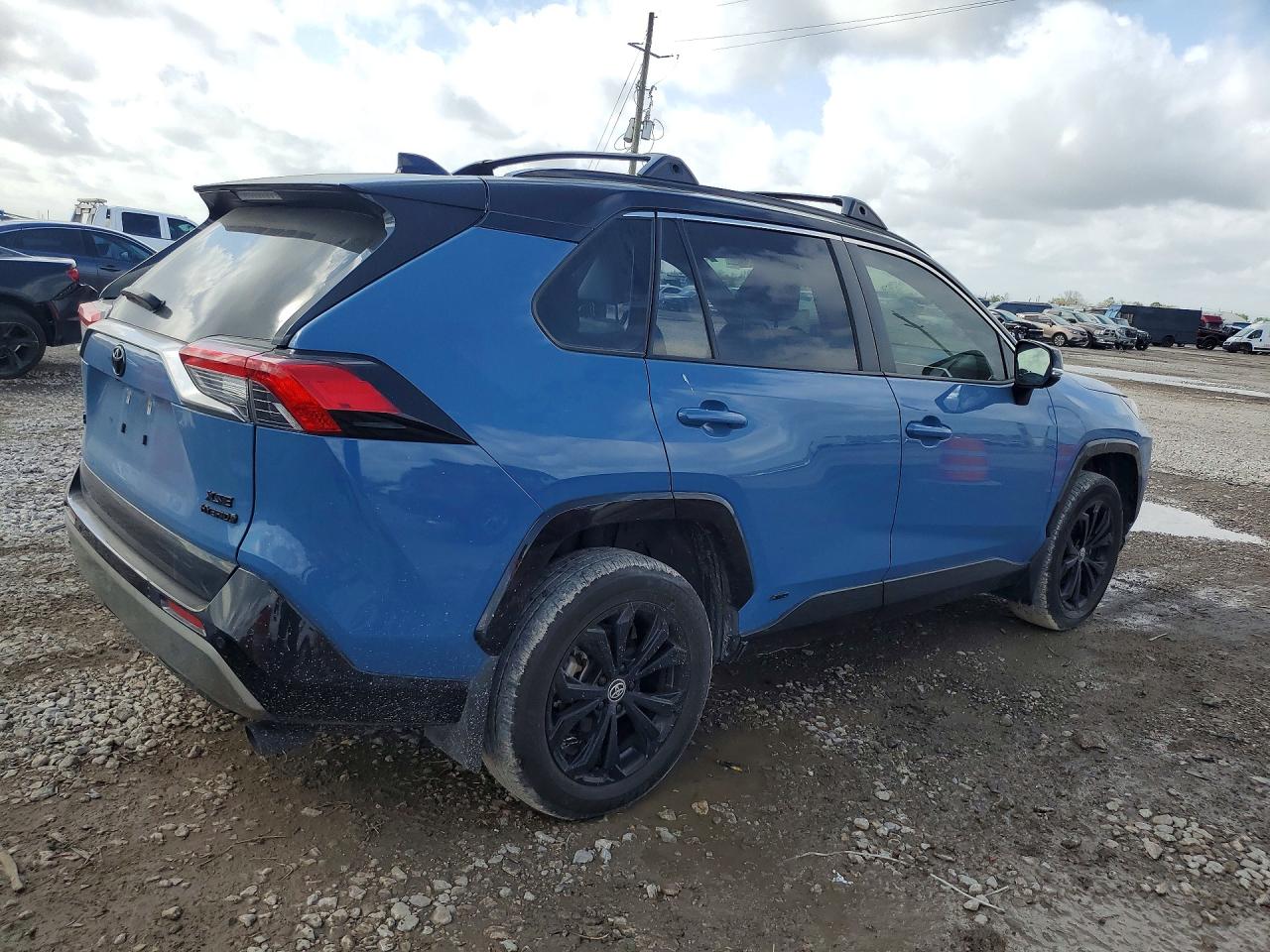 2024 Toyota Rav4 VIN JTME6RFV5RD559366 photo 3