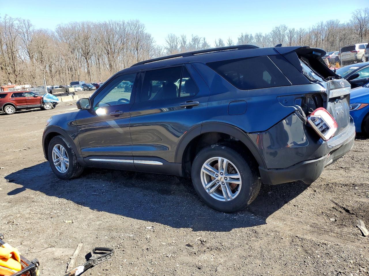 2022 FORD Explorer VIN 1FMSK8DH0NGC15227 photo 2