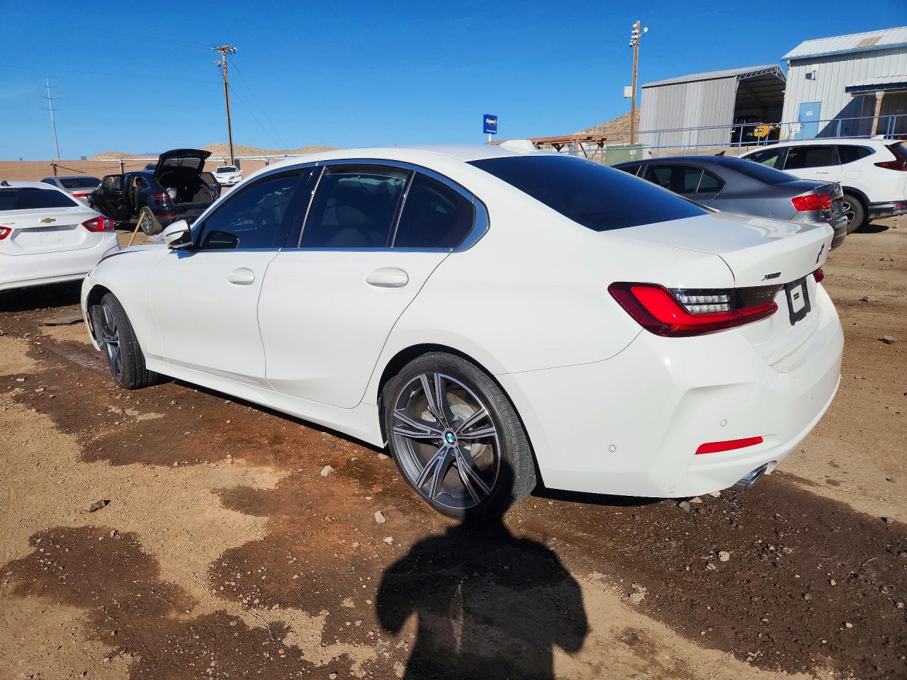 2024 BMW 3 series VIN 3MW89FF05R8E04317 photo 2