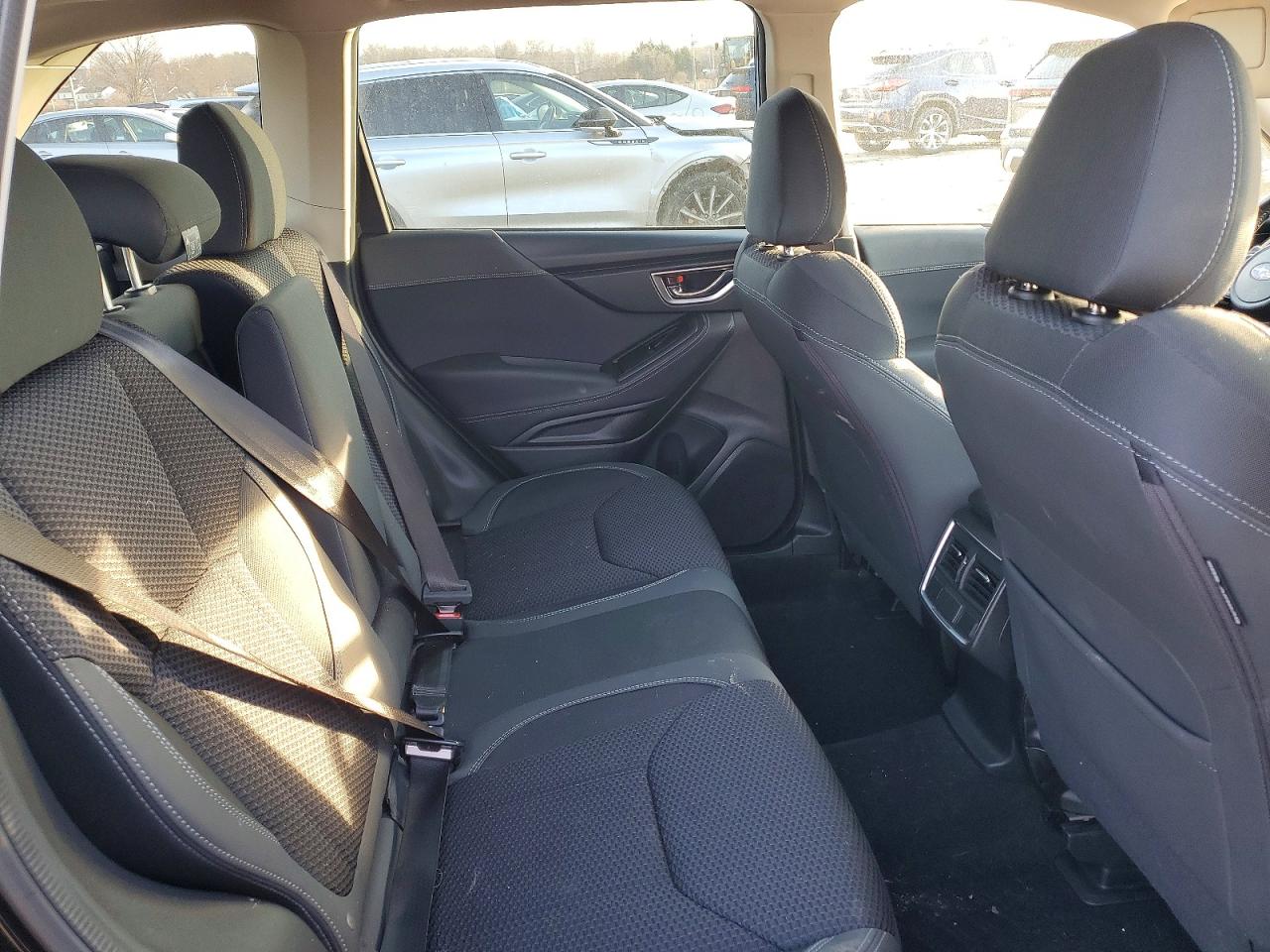 2022 Subaru Forester VIN JF2SKADC2NH498824 photo 11