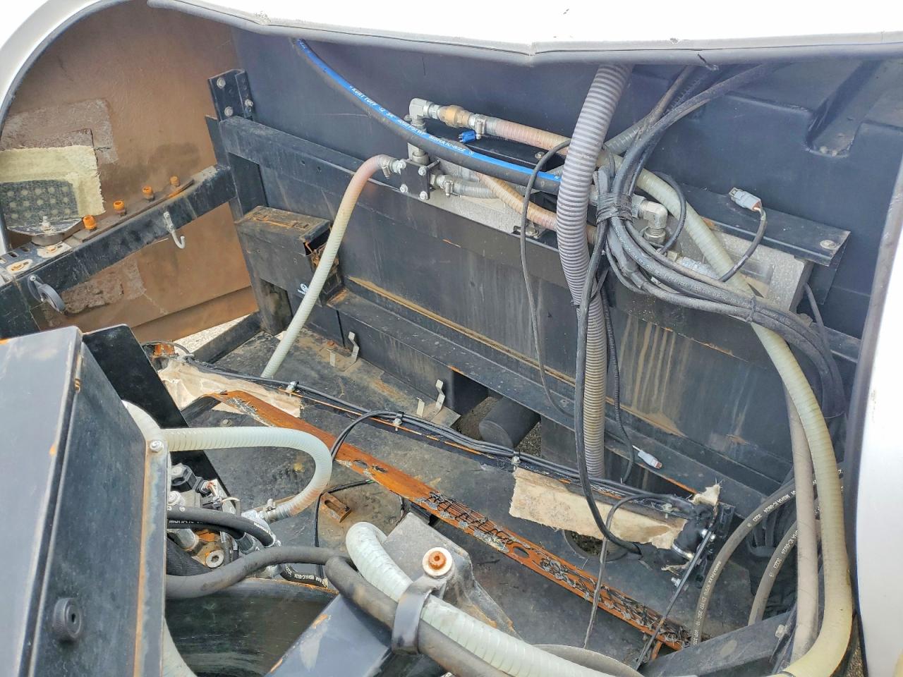 2024 SPARTAN Enclosed c VIN 1H9SW1415RN118263 photo 9
