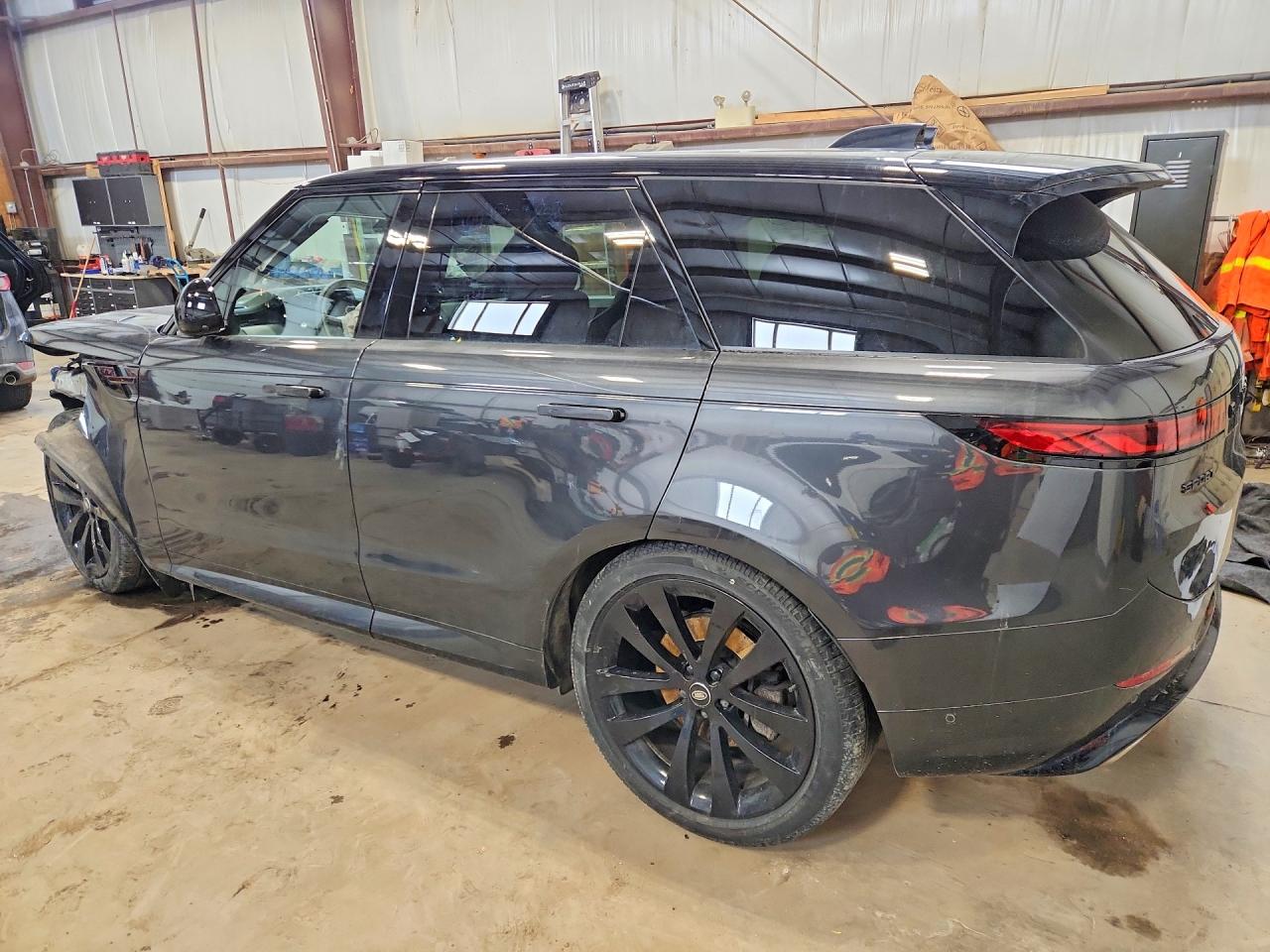 2025 Land Rangerover VIN SAL1M9FU1SA423201 photo 2