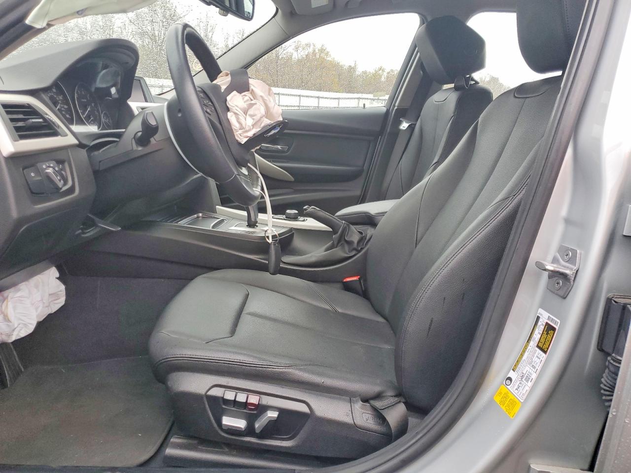 2018 BMW 3 series VIN WBA8A9C59JAH13924 photo 7