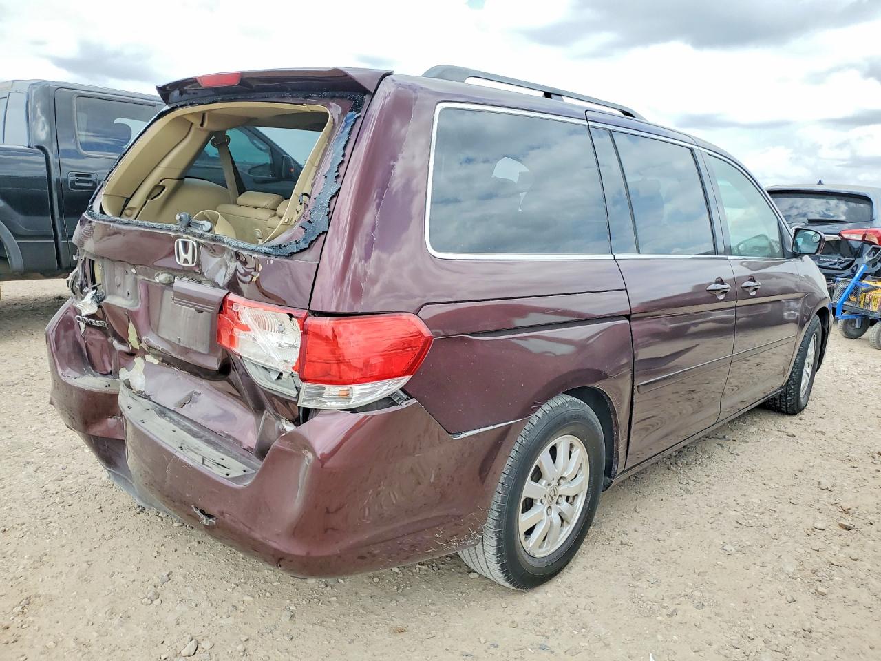 2010 HONDA All models VIN 5FNRL3H77AB100889 photo 3