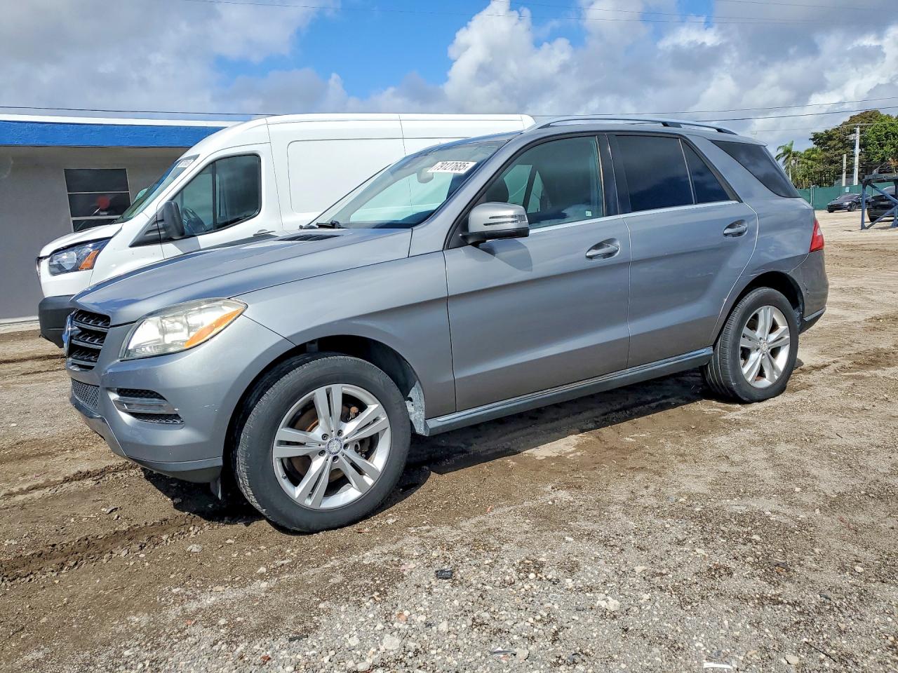 2015 Mercedes-Benz M-class VIN 4JGDA5JB2FA472419 photo 1