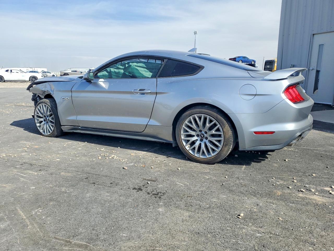 2020 Ford Mustang VIN 1FA6P8CF7L5176450 photo 2