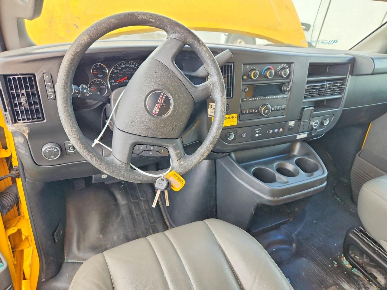 2023 GMC Savana VIN 7GZ37TC71PN003363 photo 8