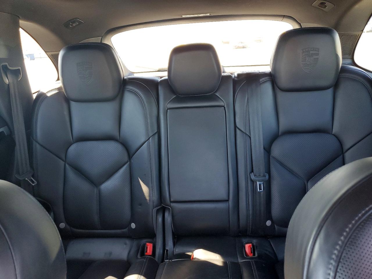 2017 Porsche Cayenne VIN WP1AA2A23HKA90305 photo 10