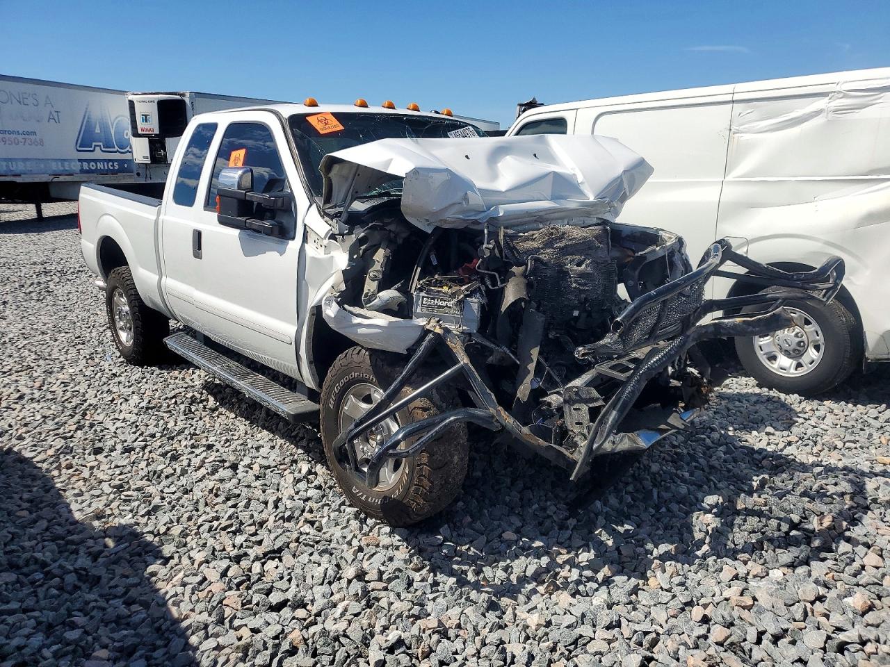 2011 Ford F250 VIN 1FT7X2B68BEC60238 photo 1