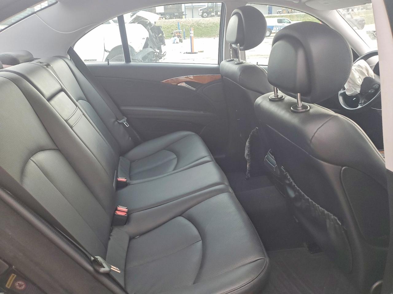 2009 Mercedes-Benz E-class VIN WDBUF56XX9B368736 photo 10