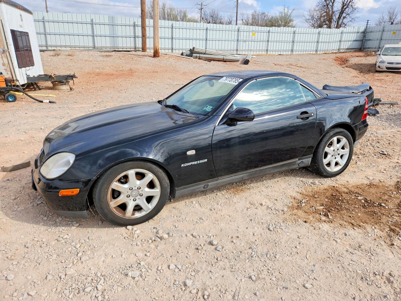 1999 Mercedes-Benz Slk-class VIN WDBKK47F6XF119438 photo 1