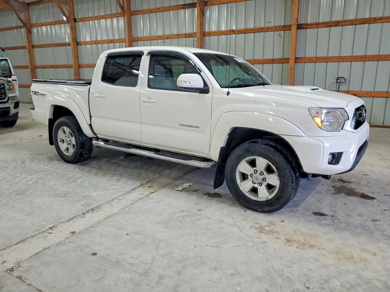 2015 TOYOTA Tacoma v6 VIN 3TMLU4EN9FM200362 photo 4