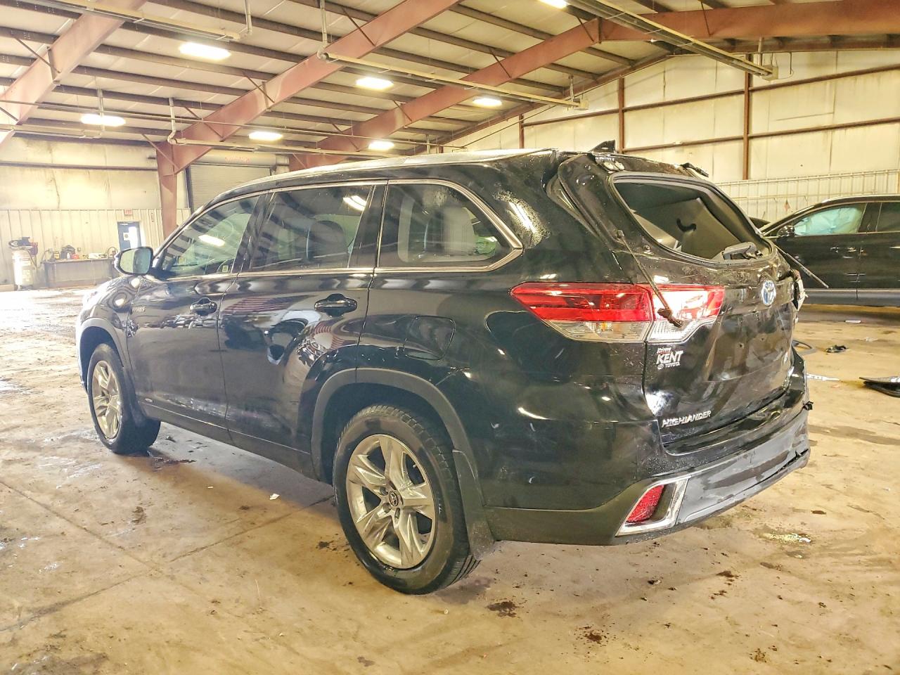 2018 Toyota Highlander VIN 5TDDGRFH3JS052185 photo 2