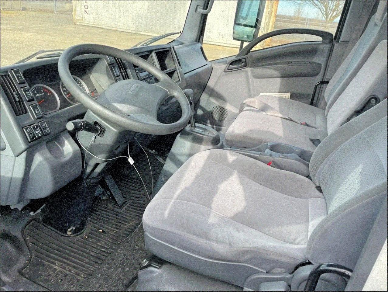 2020 Isuzu All models VIN JALE5W168L7305608 photo 5