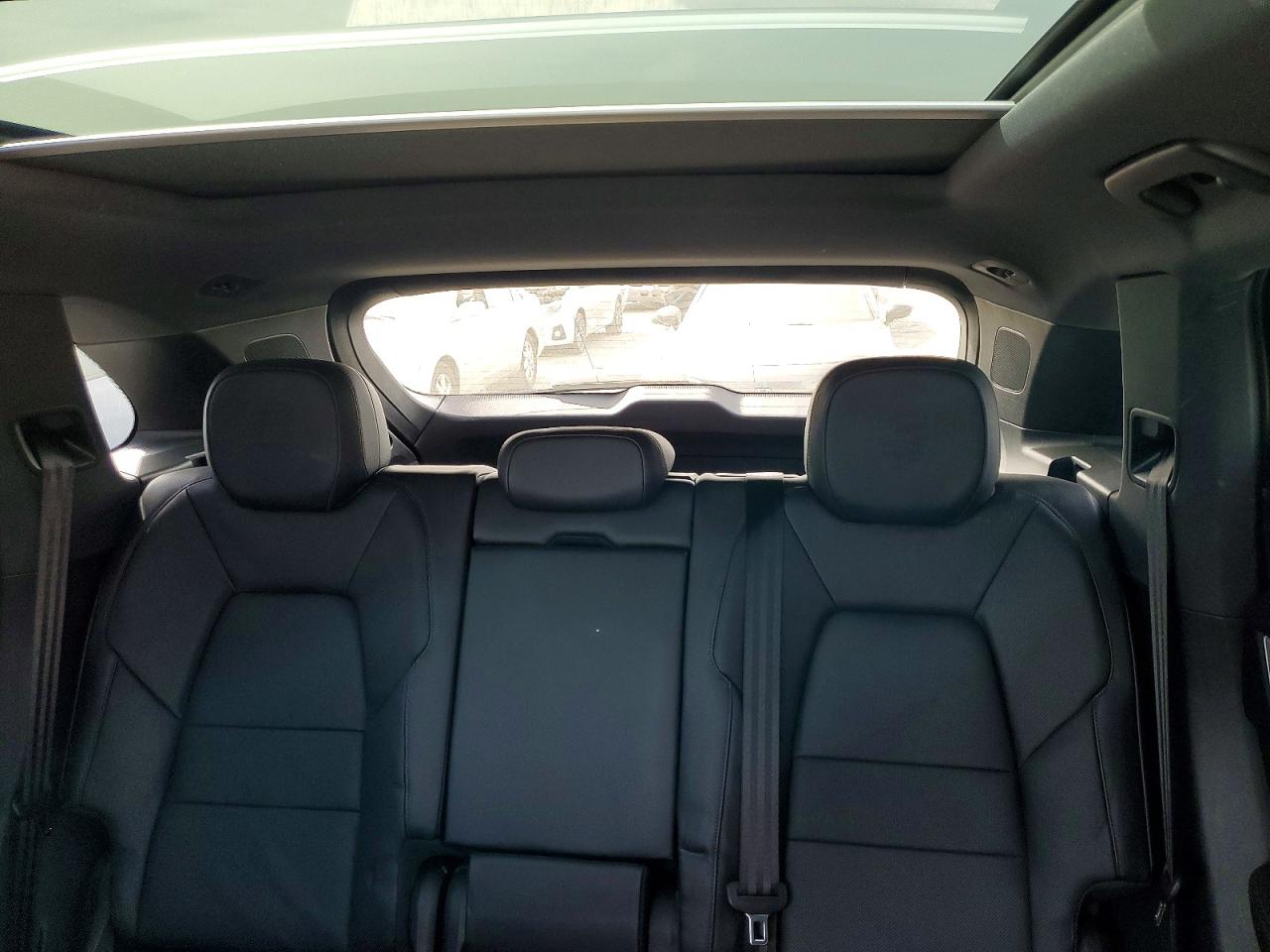 2024 Porsche Cayenne VIN WP1AA2AY9RDA09740 photo 10