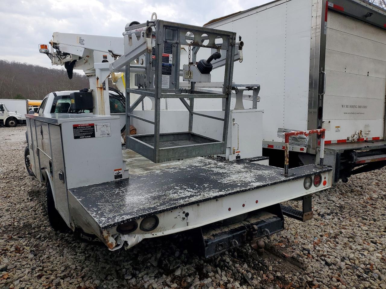 2019 Ford F550 VIN 1FDUF5GT6KEE94234 photo 2
