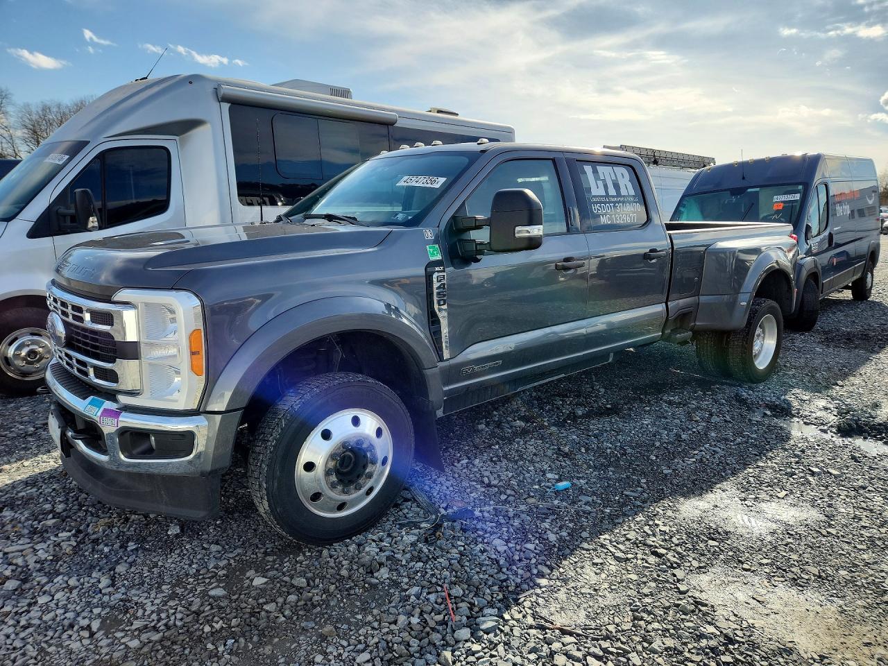 2023 Ford F450 VIN 1FT8W4DT4PED41329 photo 1