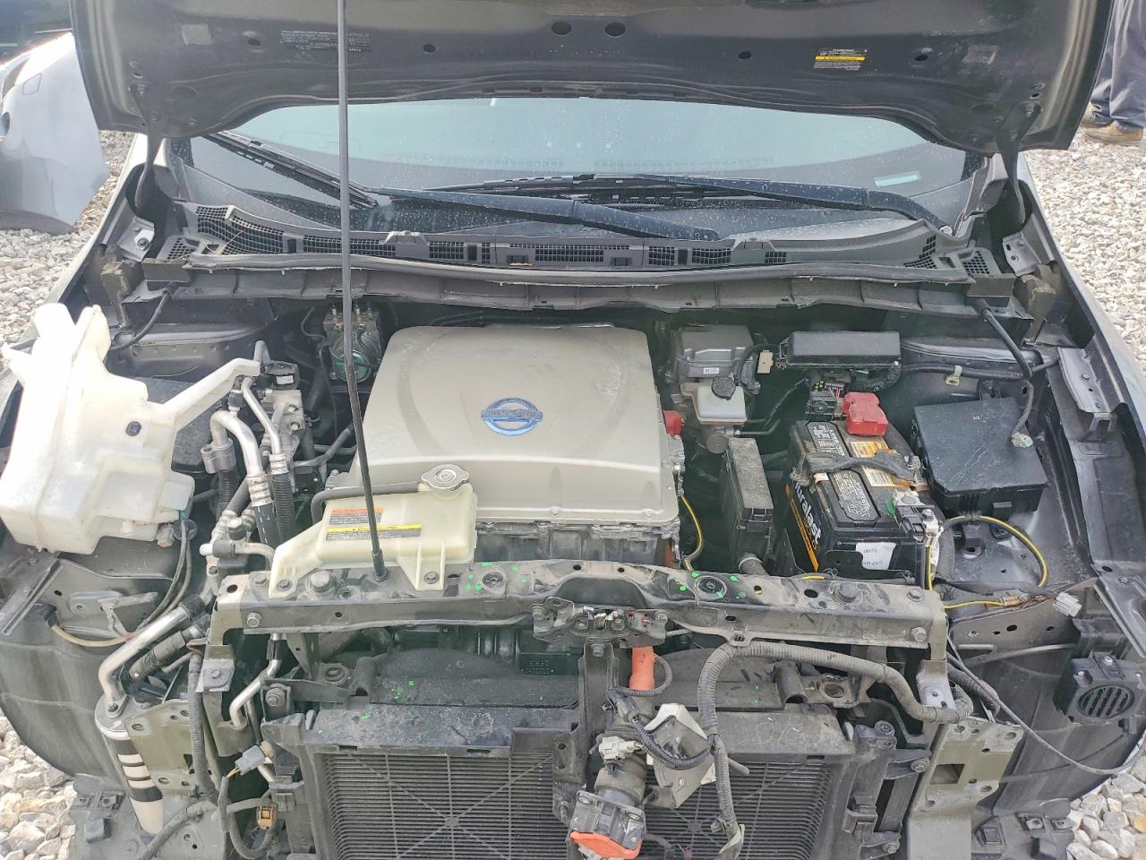 2015 NISS Leaf VIN 1N4AZ0CP8FC317931 photo 11