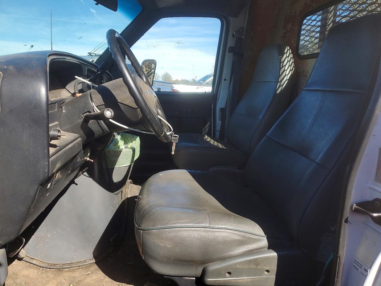 1992 Ford Econoline VIN 1FDKE37G3NHB14075 photo 7