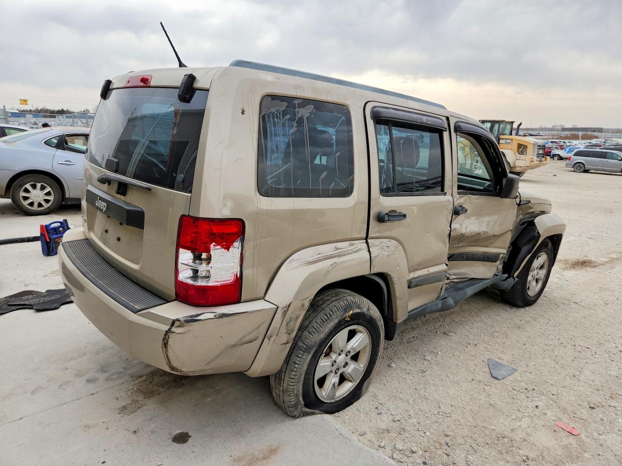 2011 Jeep Liberty VIN 1J4PN2GK7BW565469 photo 3