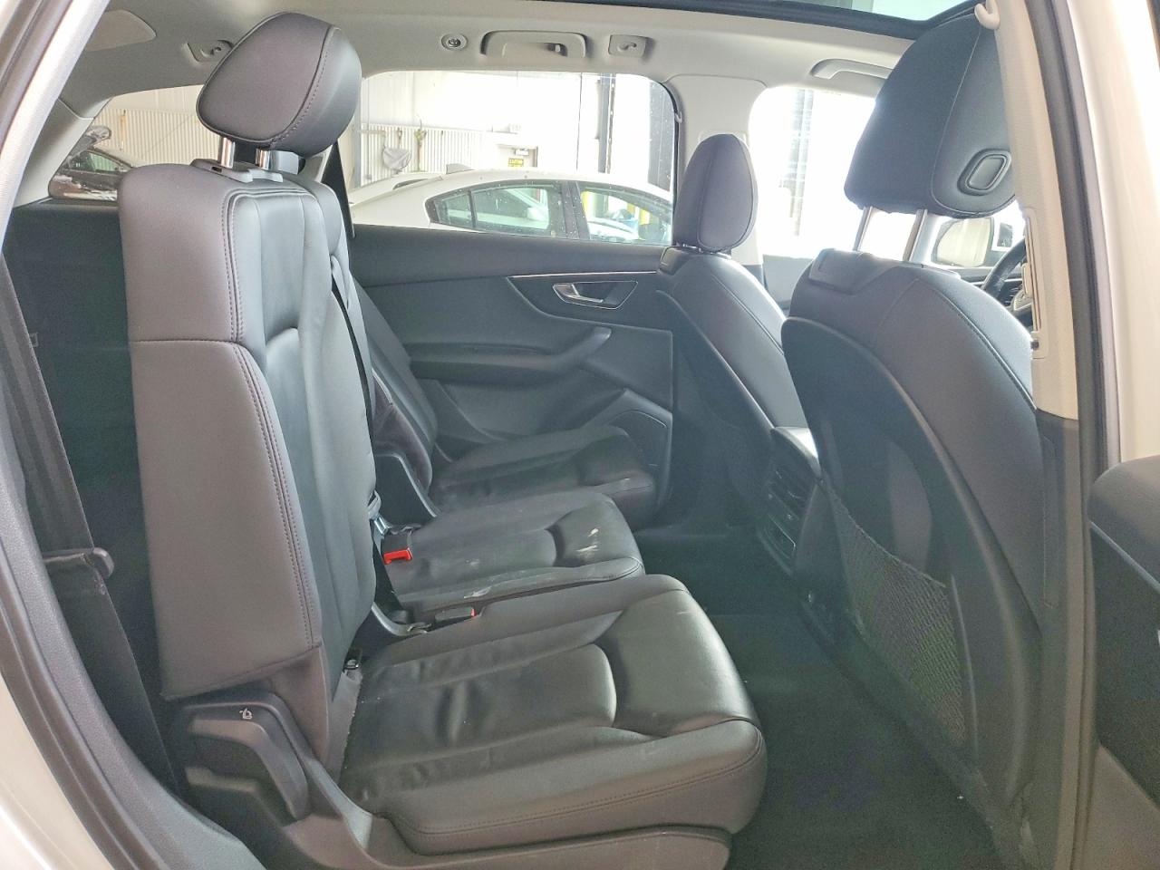 2021 Audi Q7 VIN WA1LXAF77MD021049 photo 11