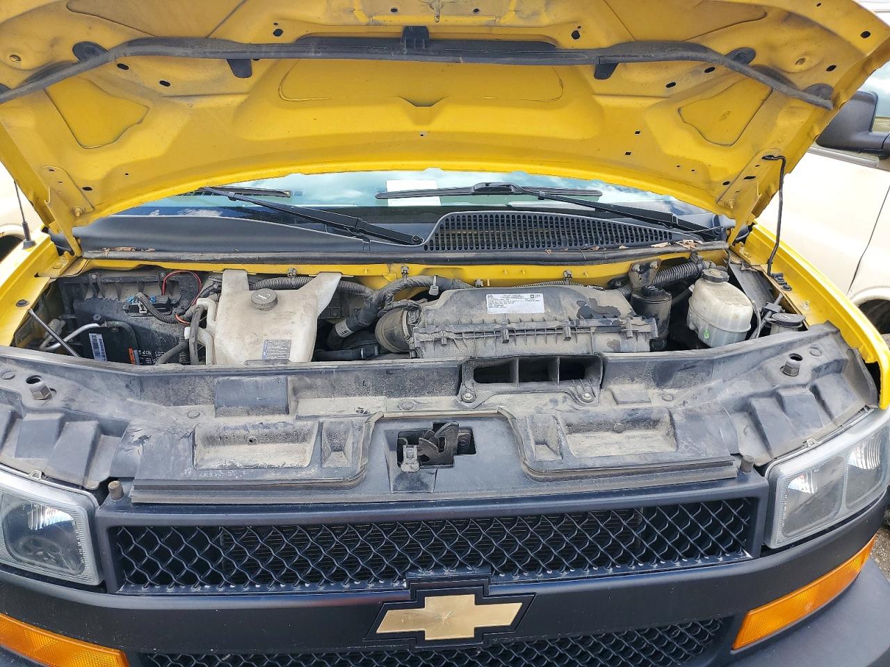 2020 Chevy Express VIN 1GCWGAFP0L1156957 photo 12