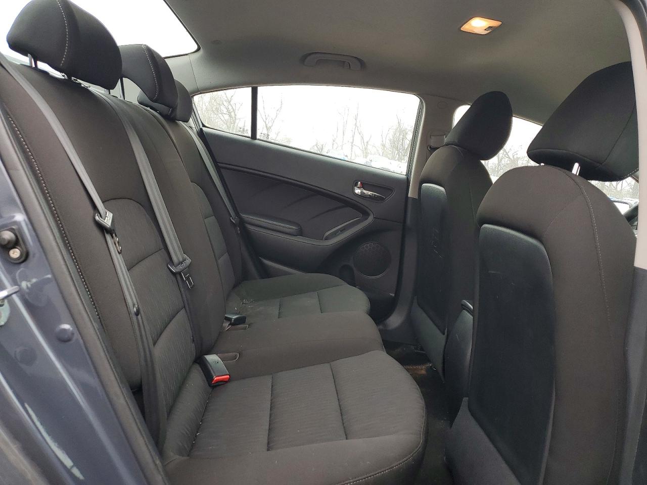 2016 Kia Forte VIN KNAFK4A62G5613990 photo 10