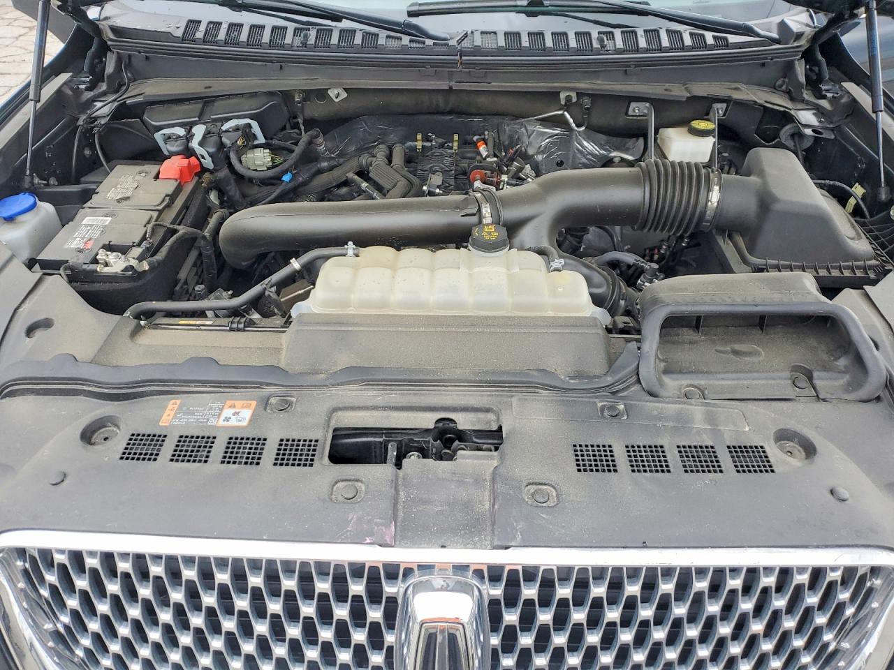 2024 Lincoln Navigator VIN 5LMJJ2LG2REL00329 photo 12
