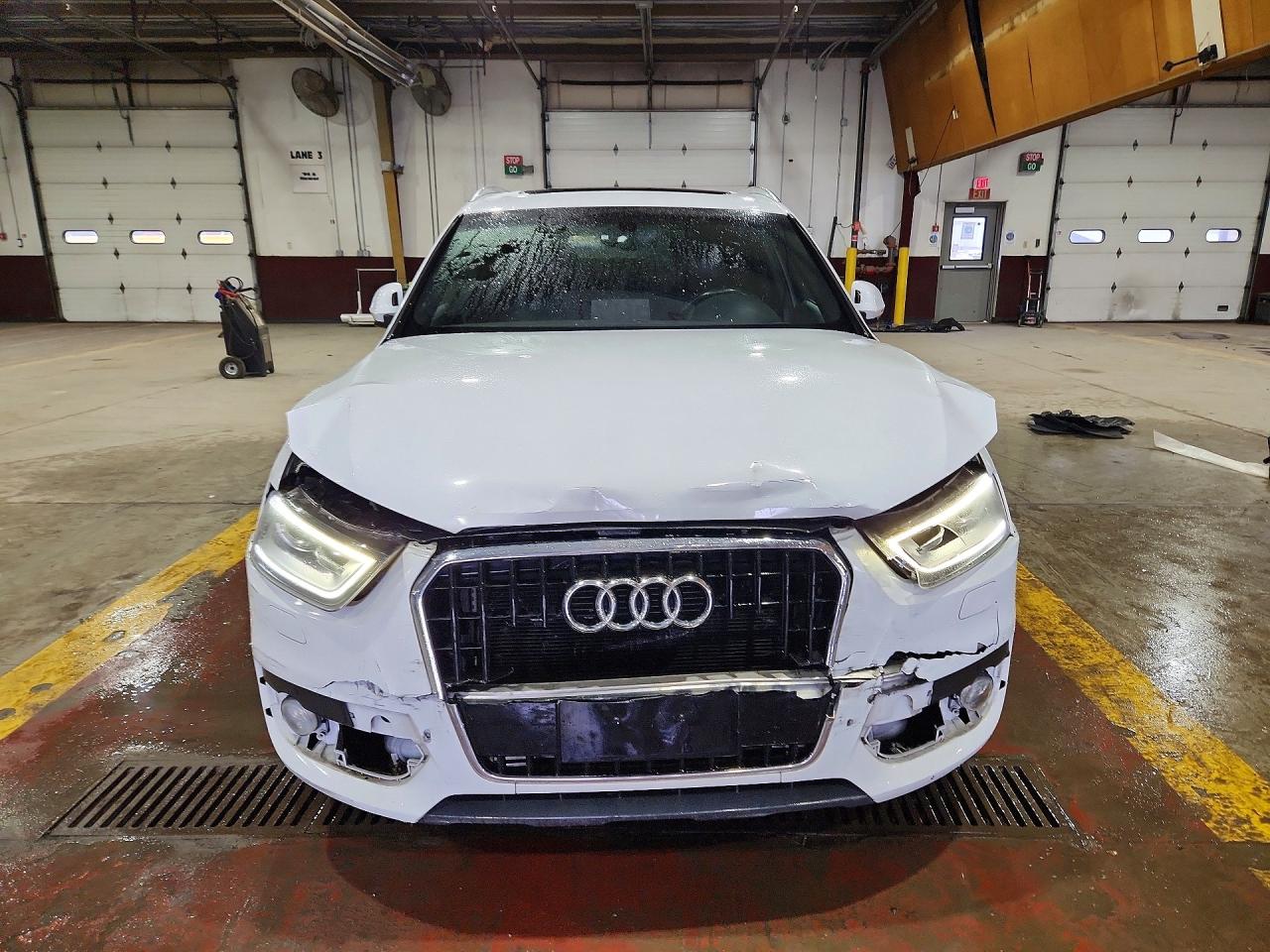 2015 Audi Q3 VIN WA1GFCFSXFR011514 photo 5