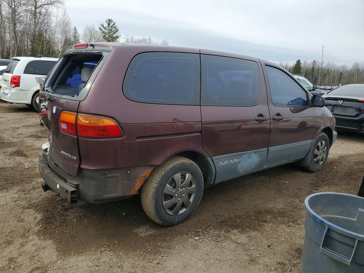 2000 Toyota Sienna VIN 4T3ZF19C6YU236443 photo 3