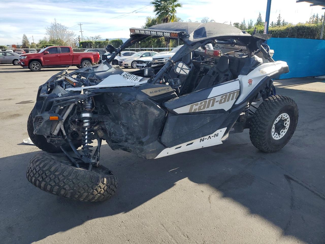 2023 Can-Am Sidebyside VIN 3JBVGAV27PE000163 photo 2