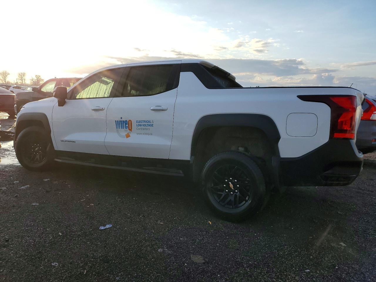 2024 CHEV Silverado VIN 1GC10UED9RU206186 photo 2