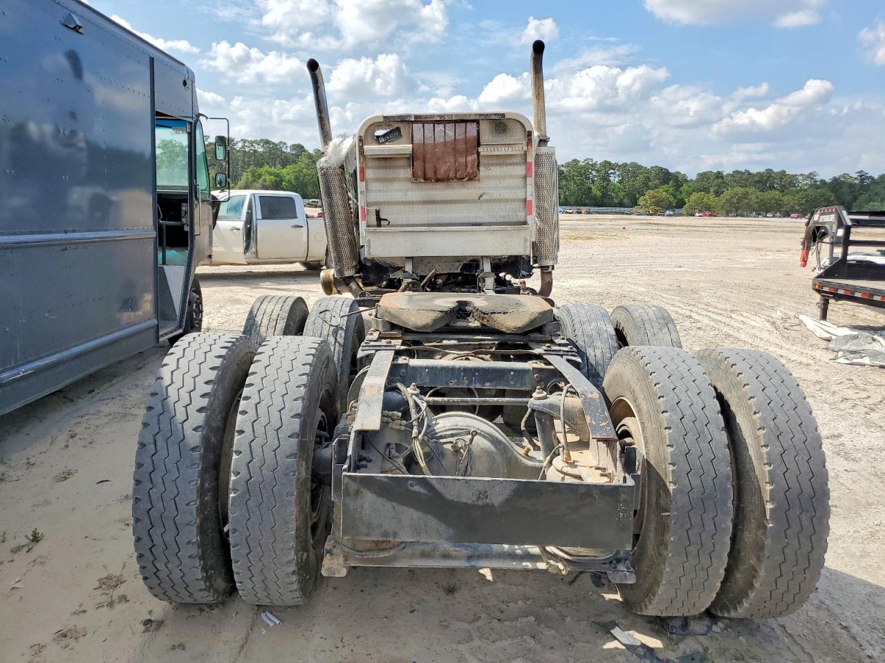 1999 PETERBILT All other VIN 1XPFDB9XXXD490832 photo 6