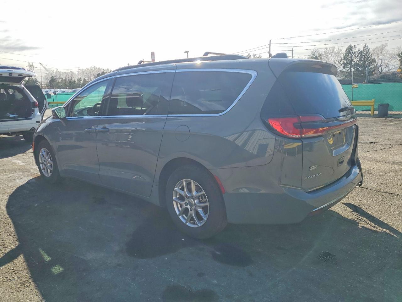 2022 Pacifica VIN 2C4RC1BG4NR190851 photo 2