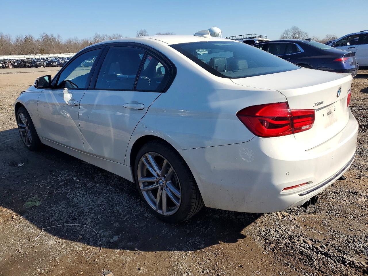 2016 BMW 3 series VIN WBA8E3C52GK502579 photo 2