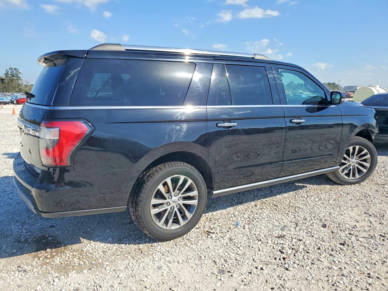 2018 Ford Expedition VIN 1FMJK2AT3JEA39698 photo 3